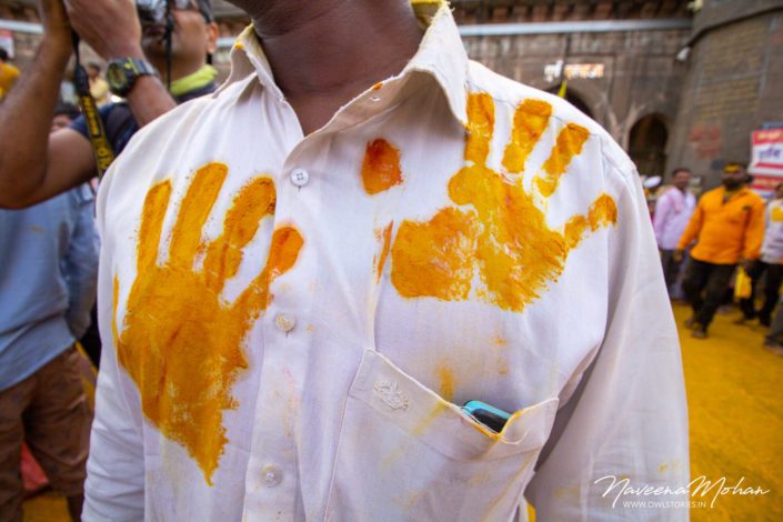 Hand prints on the shirt jejuri temple